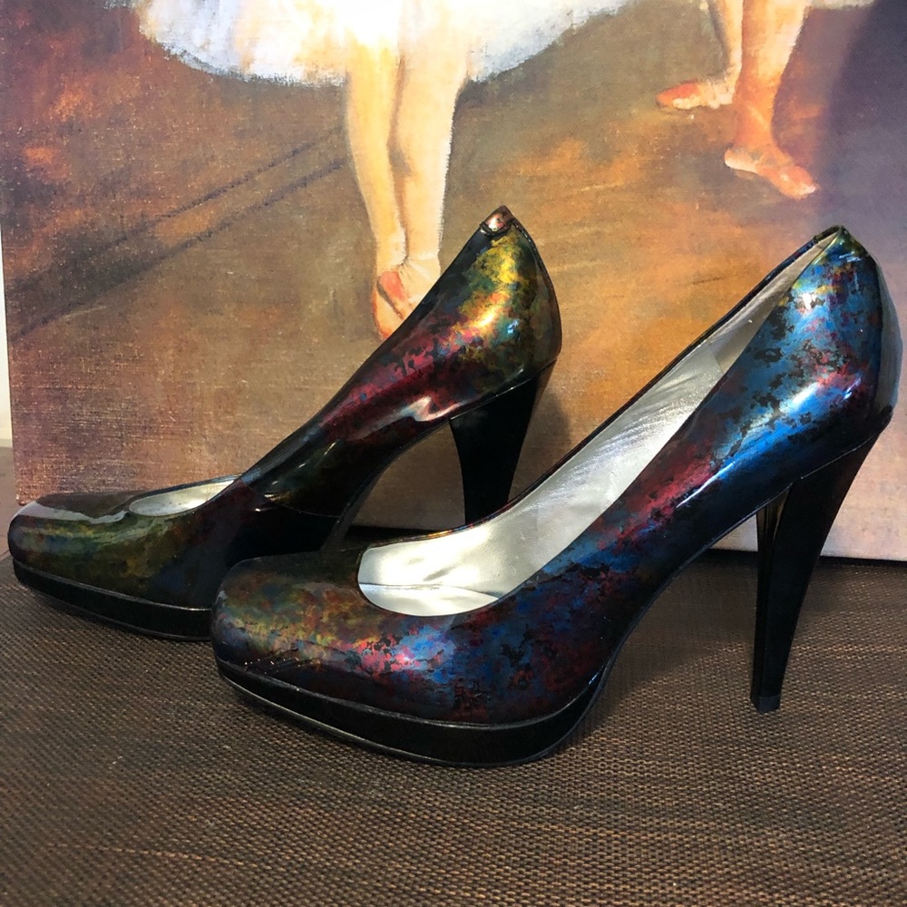 Jessica Simpson Blk/Rainbow Splatter Platform Pump